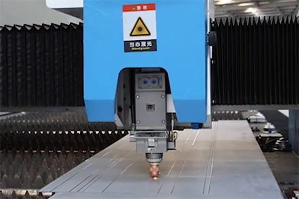 Máy cắt Laser sợi quang cho gia công tấm cửa kim loại