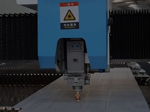 Máy cắt Laser sợi quang cho gia công tấm cửa kim loại